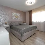 Lucijan شقة *