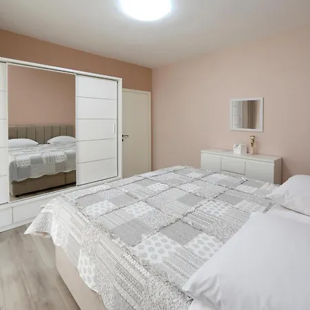 Apartment Lucijan