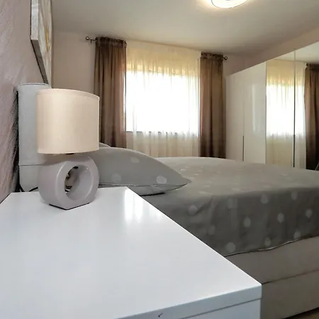 Lucijan Apartment