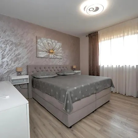 Lucijan Apartment *