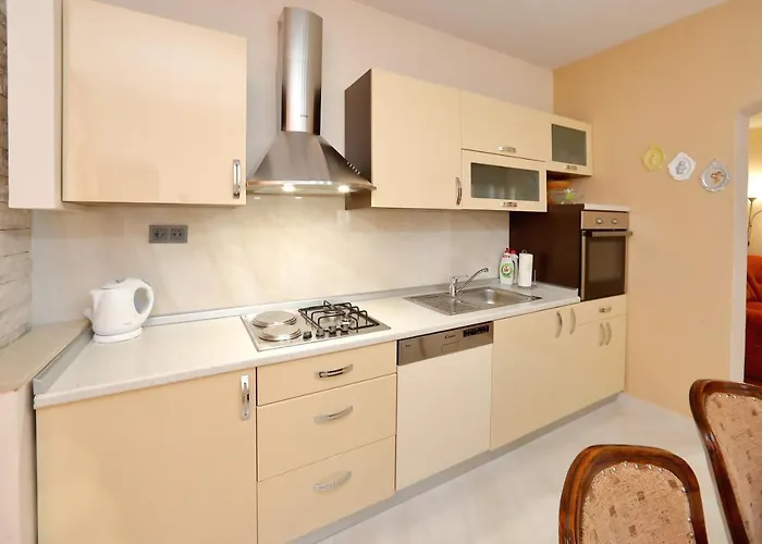 Lucijan Lejlighed Bibinje