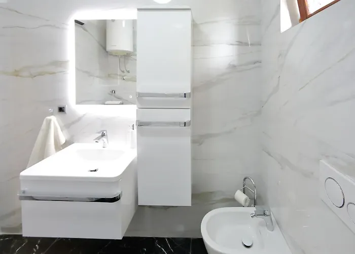 Lucijan Apartamento *